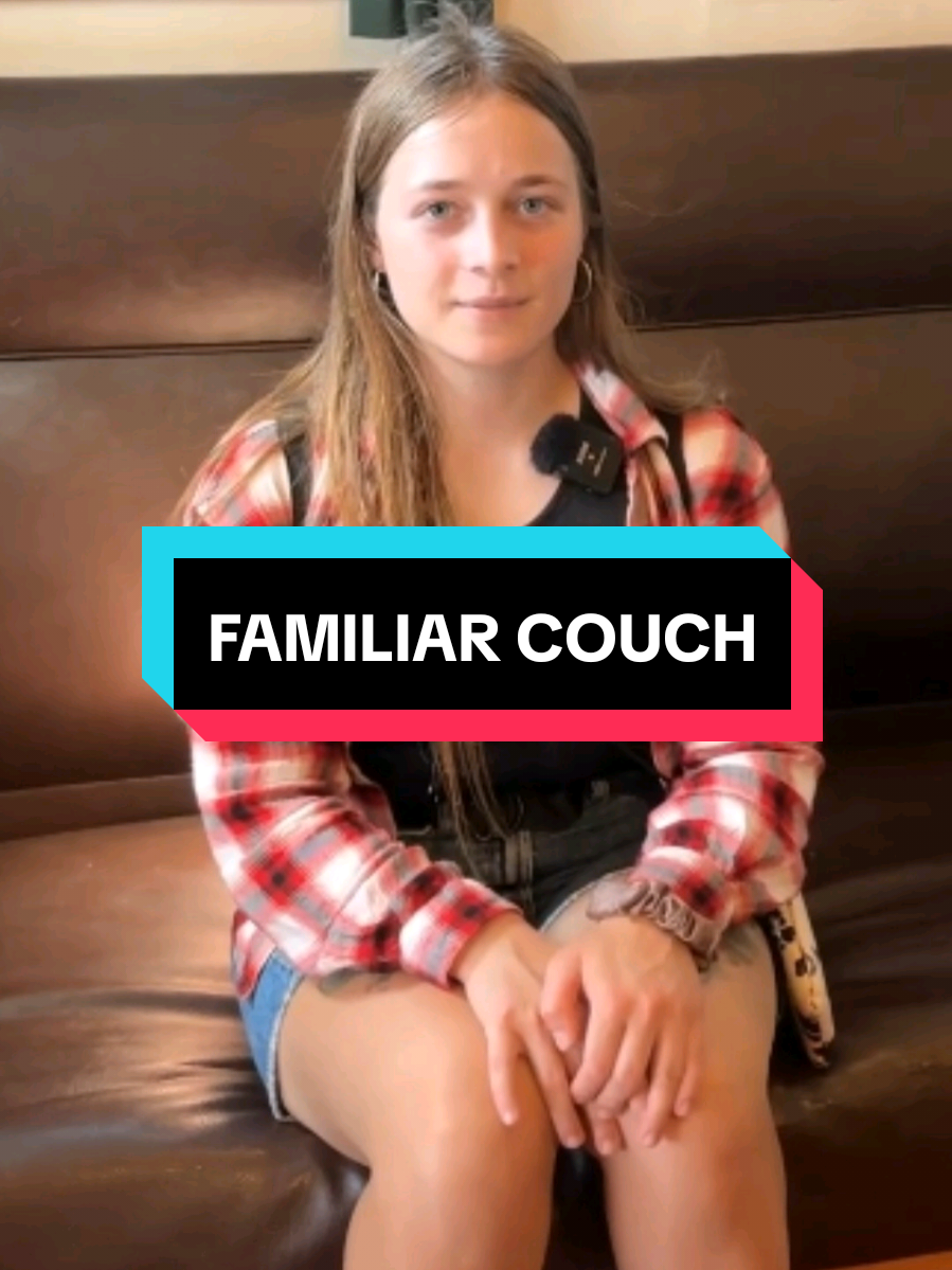 What are strange couch 🙀 #qoqsik #couch #casting #twitch #fyp 