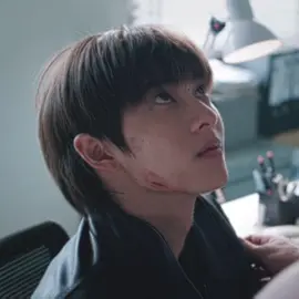 the way he was eyefucking singha the entire 2 episodes was actually crazy  #goddessblessyoufromdeath #poohkrittin #poohpavel #edit 