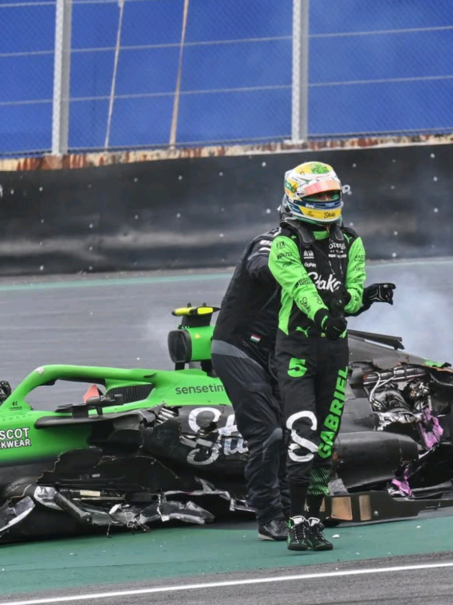 Que pancada do Brasileiro.. . . . #interlagos #f1 #formula #s #gabrielbortoleto 