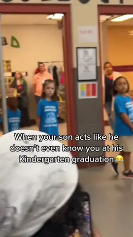 The wave 😂 @kfcradio (Via:asyamims/ig)