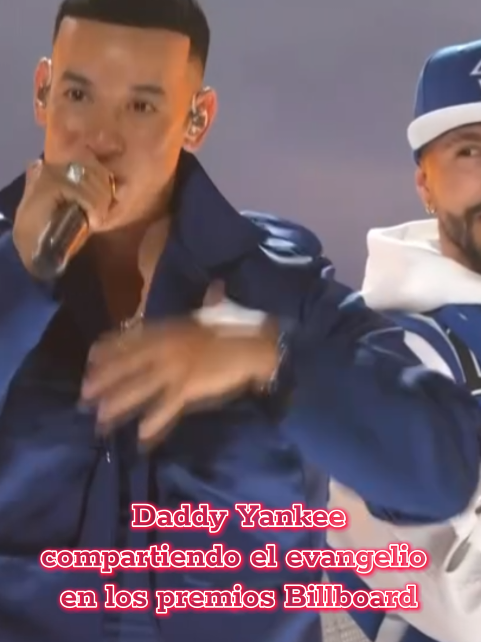 lo que #daddyyankee dejo en la gala de los premios #billboard  impacto en los medios de comunicación y en muchas vidas. #noticiascristianas #promesasdedios  #mundocristiano 