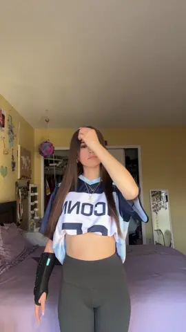 I love this jersey and @The NIL Store and @Azzi Fudd ofc #azzifudd #azzifudd35 #uconnwbb #uconnhuskies #womensbasketball 