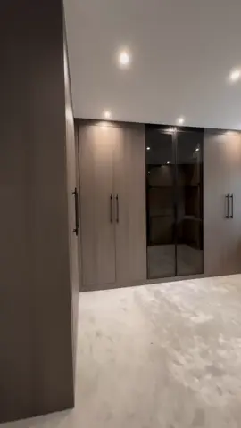 غرفة ملابس#خزائن_ملابس #ديكورات_غرف_نوم #دولاب_ملابس 