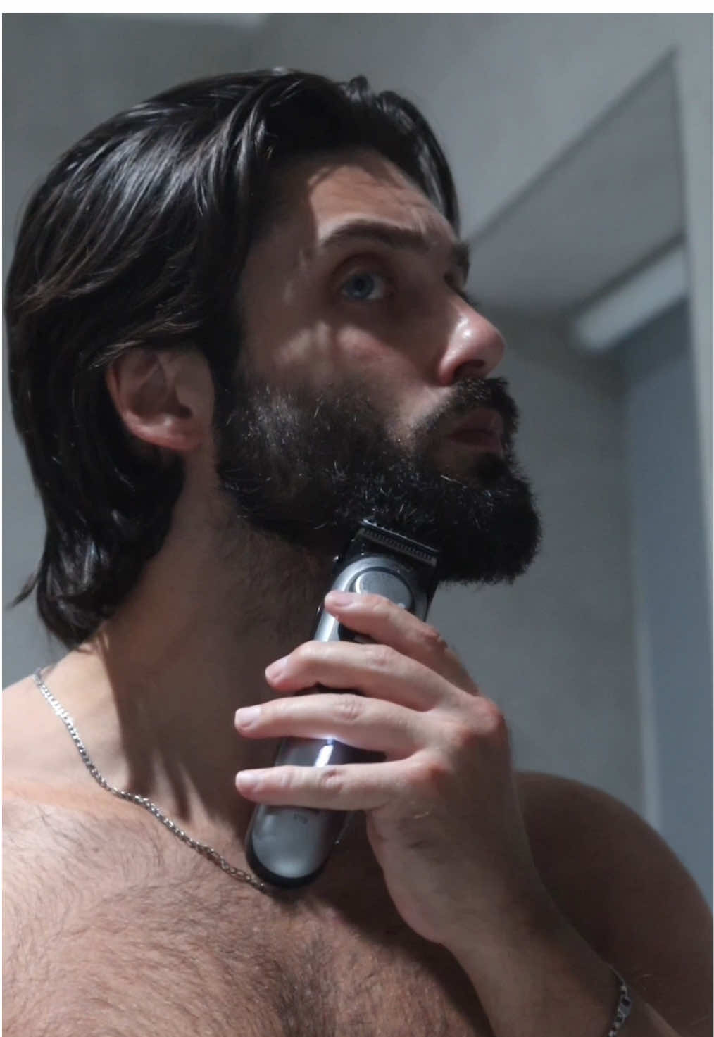 Keeping your beard clean and trimmed isn’t just about the look — it’s about the feeling. A well-groomed beard shows you take care of yourself and your vibe.  Consistency = confidence.💈  The Braun All-In-One trimmer style kit series 7 makes it easy to clean up whenever needed   @braun_us    #BeardCare #SelfCare