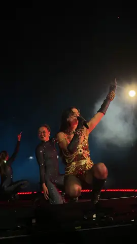 BUENOSSSS AIRES LOS QUIERO MUCHíSIMOO!! NOS VEMOS DE NUEVO ESTA NOCHE!!! 🇦🇷🤍