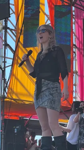 Kudai - Ya nada queda 🎶  Santiago de Chile 🇨🇱   01 de noviembre de 2025✨ @Kudai  @Fiesta Grado 3  #2000s  #Fiestagrado3  #Kudai #Concertvibes #LIVEFest2025 