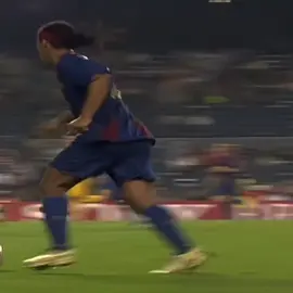 Ronaldinho 🤩❤️  #ronaldinhogaucho #ronaldinho #skills #edits 