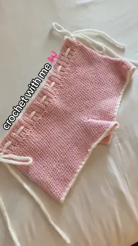 crochet with me 💅🏻 loving all the granny hobbies #crochet #yarn #fyp  #minishorts #grannyera 