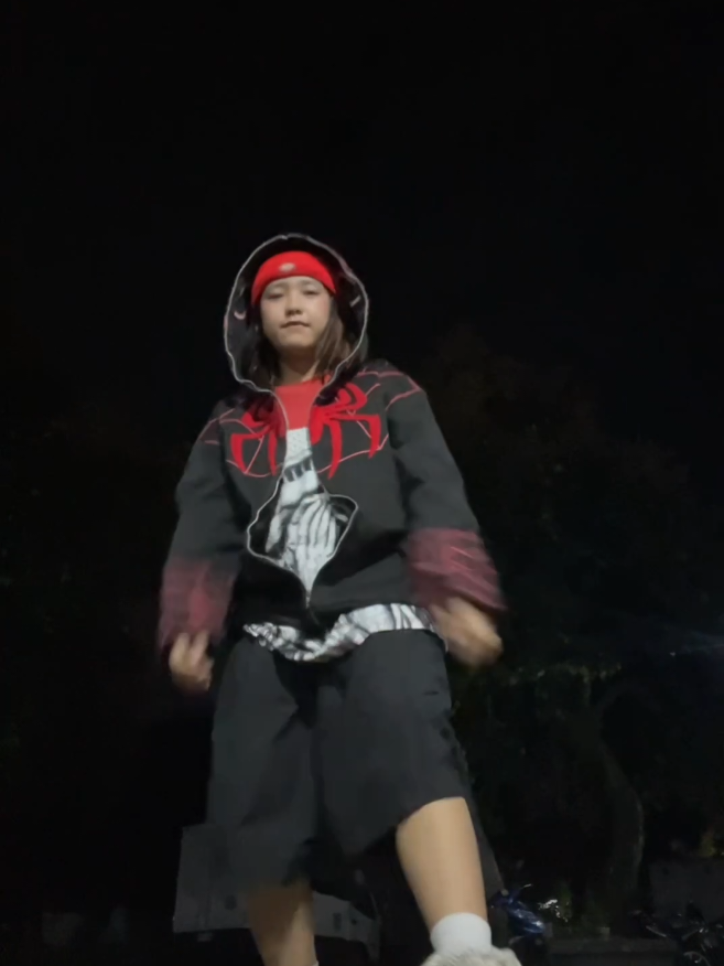 🧠: @jessandneil 🍷 #ablàze 