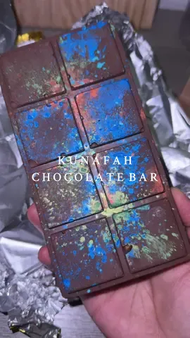 Crunchy kunafah & smooth chocolate🍫 #dubaichocolatebar #tiktokmademebuylt #blackfridaysteals 