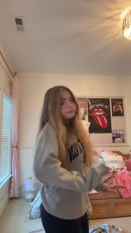 Game tn! #hurricanes #hokey #dance #crack #OOTD 