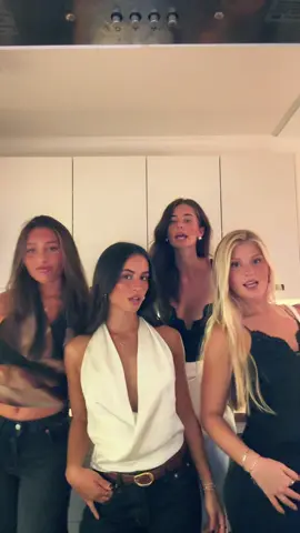 hey there #girlstrip #besties #fyp 