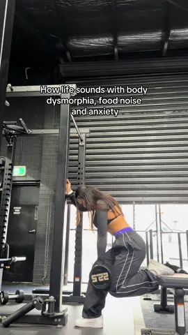 Some days it’s not about pushing harder - it’s about surviving your own thoughts. When you’re living with body dysmorphia, food noise, and anxiety, even just showing up can feel heavy. But it doesn’t mean you’re weak - it means you care. You’re trying. And that matters more than anything. Here’s what helps when your mind feels louder than your motivation 👇🏼 🤍 Ground yourself before the gym - take 3 deep breaths and remind yourself: “I’m here to move, not to punish.” 🤍 Stop body-checking between sets - focus on your form, your strength, and how your body feels, not how it looks under the gym lighting. 🤍 Fuel your body - not restrict it. Food isn’t the enemy. It’s what allows you to train, recover, and live. 🤍 Mute the noise. Unfollow anyone who triggers comparison. Replace “she’s ahead of me” with “I’m building my own version.” 🤍 Talk about it. Whether it’s a friend, a coach, or journaling - get the thoughts out of your head. You don’t have to hold them alone. Your progress isn’t just physical - it’s the quiet moments where you choose to stay kind to yourself, even when your mind isn’t. 🤍 @DFYNE ANGELIQUE