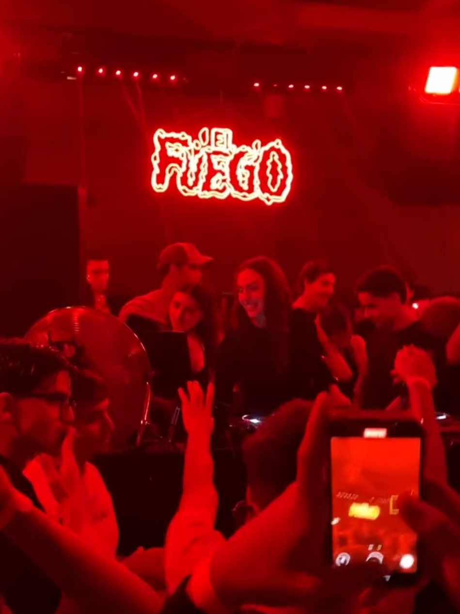 AINA TUNIS 🍻 El Fuego 🔥 #وينك_بعد_نص_الليل #winek_baad_nos_lile #تونس_المغرب_الجزائر #tunisia #تونس 