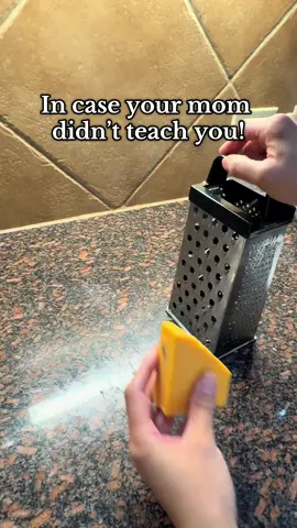 Don’t throw your blunt cheese grater. Do this instead and thank me later 👌😍 #cheese #grater #hack #KitchenHacks #tipsandtricks 
