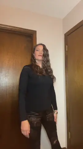 @Willow Boutique #fionaflares #snakeprint #fashion #viral #OOTD 