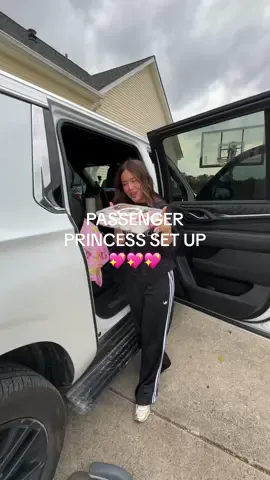 Making a roadtrip so comfy & cozy 🩷✨#motherhood #roadtrip #momlife 