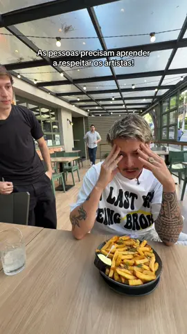 Eu tô com cara de quem quer tirar foto???? 😪 #zanolini #menosfocomaisansiedade 