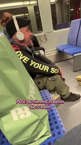 Die Reaktion auf grumpy grandpa hat mich gekillt😭😭 #fyp #berlin #germany