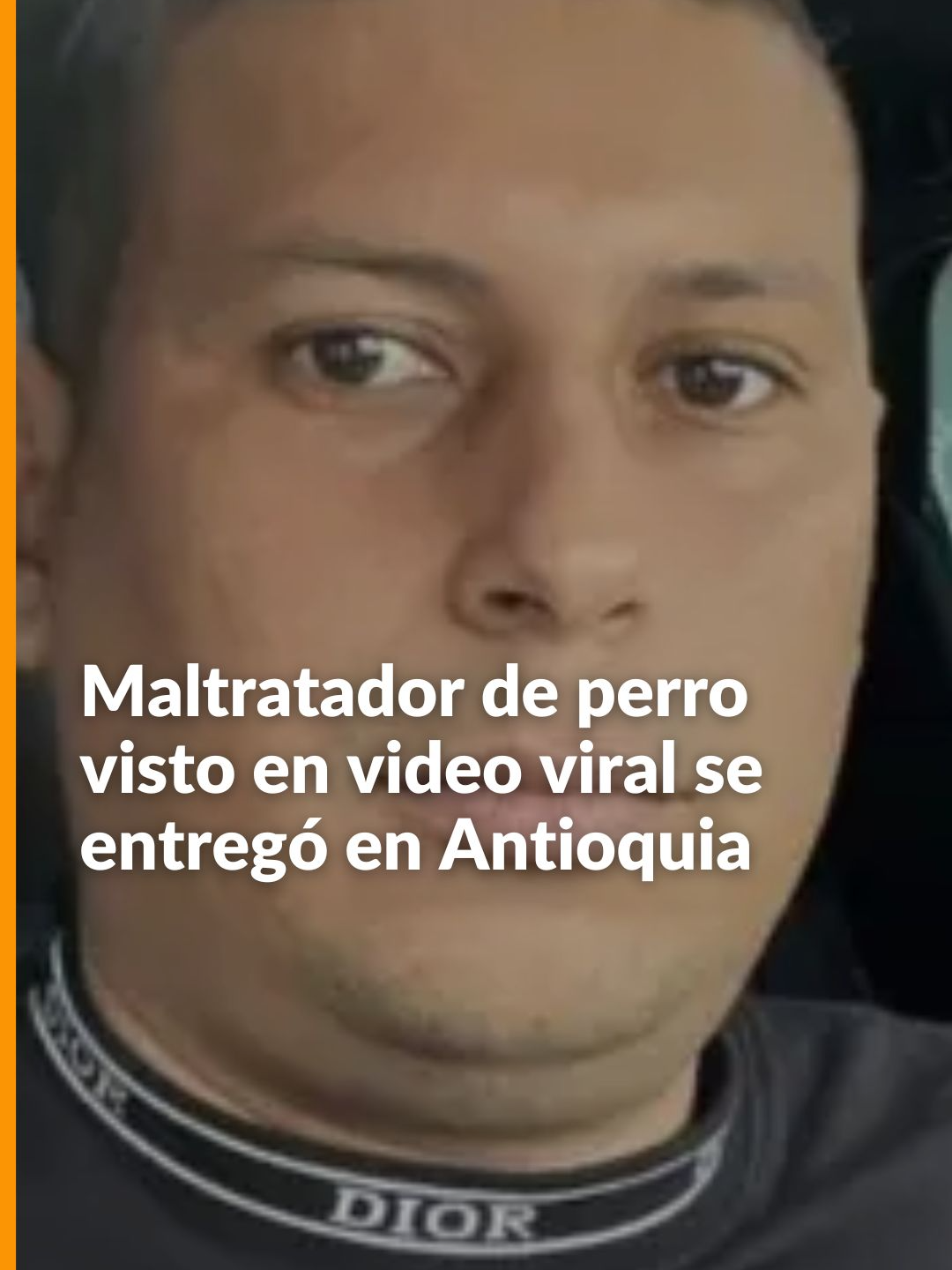 🎥 #Colombia | El hombre que fue grabado golpeando brutalmente a un perro se entregó a la Policía en Yarumal, Antioquia. Durante su entrega, llevó un canino que asegura es el mismo del video. 😔 Siga la señal de Noticias Caracol En Vivo en noticiascaracol.com