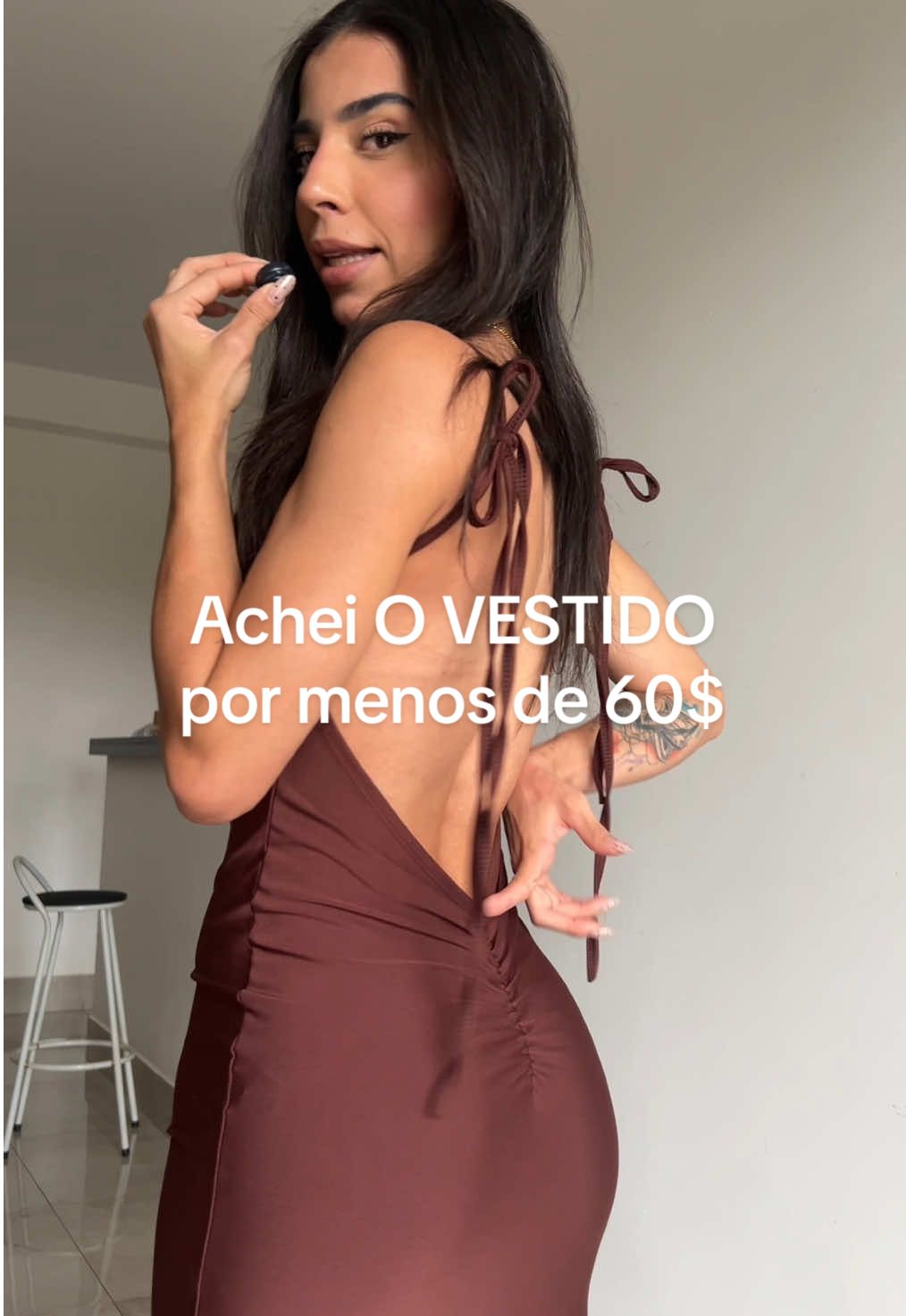 Fiquei impressionada em como esse vestido é bonito e veste bem #vestido #vestidolongo #roupasfemininas #lookfimdeano #vestidosbonitos 
