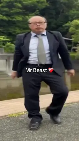 mr beast gimme some moneeeey 🫨💵 #fyp #viral #mrbeast #money #peak 