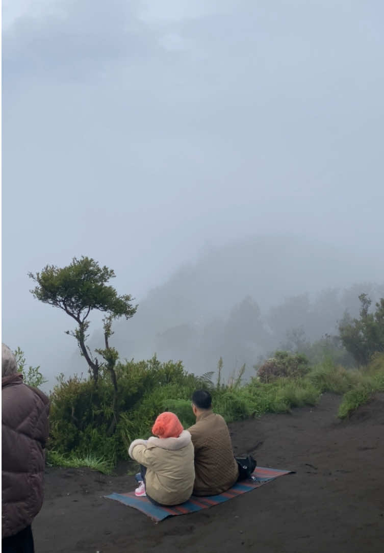 Bromo tgl 9 kabut pol rek 😭 siapa nih yang ke bromo ? Dm for trip and fotografer bromo🍃📸 #promomakan1111 #fyp #fotografer #adambromo #bromo 