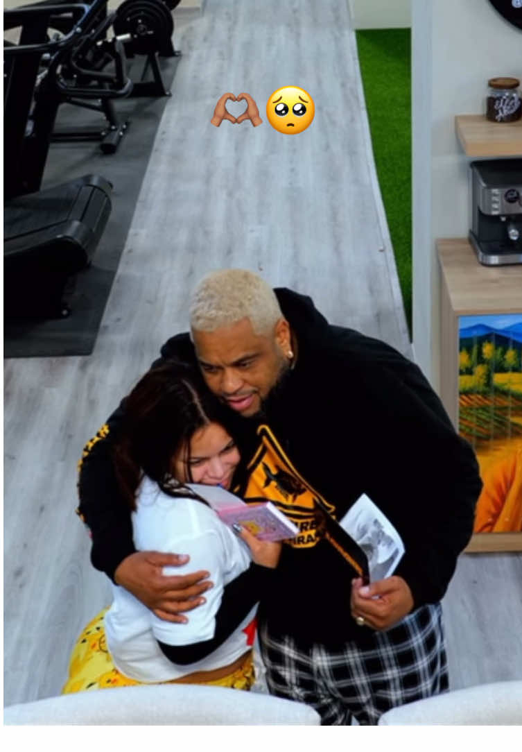 Enamorados 🥰 #lafrutaofficial #gracieboom #lacasadealofoke #lacasadealofoke2 #lacasadealofoke🇩🇴 #CapCut 