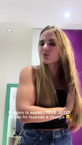 O que mais mudou, sem dúvidas, foi meu braço! E, por incrível que pareça, foi a parte que eu mais achava que demoraria para evoluir. Meu braço SEMPRE foi o que mais me incomodou, desde sempre! As roupas não cabiam em mim, usar manga comprida era quase impossível, porque nada ficava bom: sempre muito apertado ou nem entrava. E hoje, poder ESCOLHER o que eu quero usar me dá uma sensação indescritível. Ainda melhor que isso é ver que meu braço realmente se transformou, sem precisar de cirurgia (algo que me diziam todos os dias que era impossível). Meu conselho pra vocês hoje é esse: nunca desistam dos seus objetivos, porque eles só dependem de vocês.