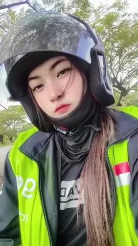 Salam santun n salam satu  aspal...#gojekindonesia 