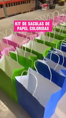 Deixe seus presentes ainda mais especiais com essas sacolas de papel coloridas! 💝 Perfeitas pra lembrancinhas, festas e presentes de qualquer ocasião. Pacote com 10 unidades em várias cores lindas ✨ Garanta já o seu na Shopee! #sacoladepapel #presentescriativos #achadinhosshopee #festasemcasa #shopeebrasil  