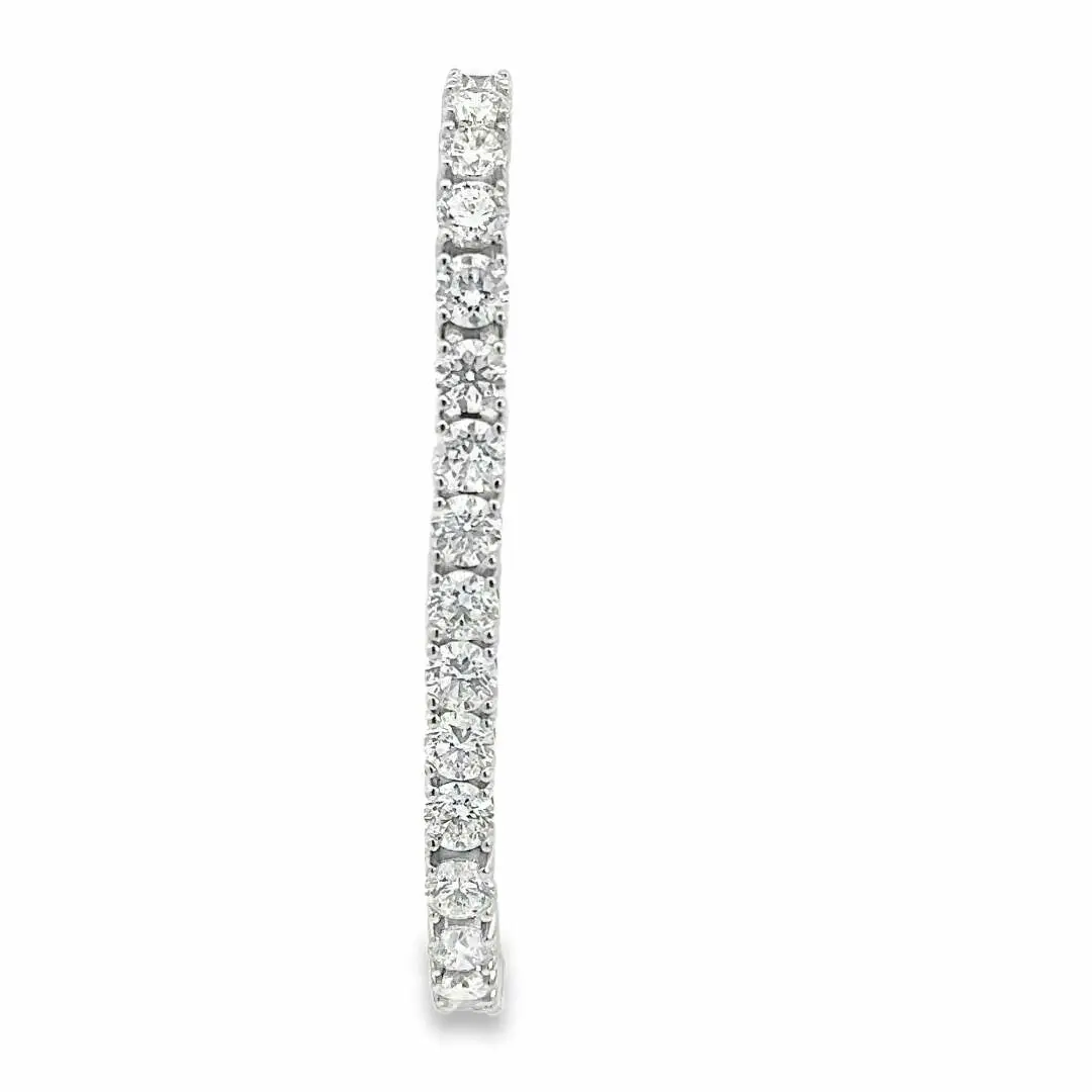 This bracelet is ready to steal the show! ✨💎 Introducing our stunning 17.28 CTTW Tennis Bracelet, a true masterpiece that adds an unapologetic sparkle to any outfit. Crafted with exquisite precision, this showstopper not only elevates your style but also envelops you in a wave of luxury and confidence. 🥰 Perfect for that special occasion or a glamorous night out, it’s the essential accessory that speaks volumes without uttering a word! Ready to make every moment shine? You deserve this dazzling indulgence at just $55,475! 😉 #LuxuryJewelry #TennisBracelet #Diamonds #Fashionista #StatementPiece #JewelryLover #Glamour #Accessorize #BlingBling #Elegance #BecomeAnAffiliate #Bfriesian #jewelry Shop Now https://bfriesian.com/products/round-e-f-si1-si2-non-p306270