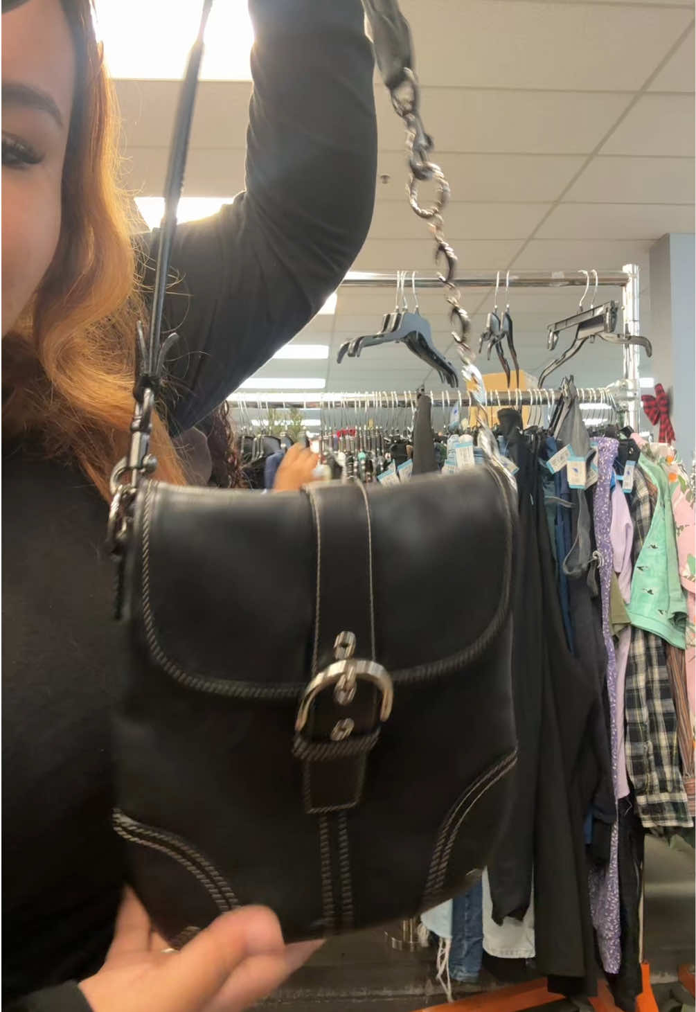 Omg for only 5 DOLLARS hellooooo yesss thank you 😛 #vintage #coach #vintagecoach #thrifting #finds 