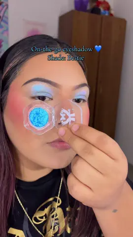 Beginner friendly eyeshadow and perfect for on-the-go!! This shade will not be restocking 🏃‍♀️  #singleeyeshadow #duochromeyeshadow #shimmereyeshadow #blueeyeshadow #smallbusinesstiktok 