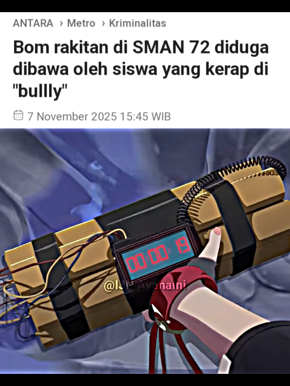 Pada siang hari tanggal 7 November 2025, telah terjadi aksi penge*oman di SMA Negeri 72 Jakarta, Kelapa Gading, Jakarta Utara, saat sedang berlangsungnya salat Jumat sekitar pukul 12.15 WIB. Ledakan ini menyebabkan setidaknya 96 orang luka-luka yang sebagian besar adalah siswa sekolah tersebut. Terduga pelaku yang berusia 17 tahun turut terluka dalam peristiwa ini dan harus menjalani operasi. Pascaledakan, tim Gegana dari Korps Brigade Mobil dan Detasemen Khusus 88 Anti Teror (Densus 88) Kepolisian Negara Republik Indonesia dikerahkan ke lokasi untuk melakukan penyelidikan. Di tempat kejadian perkara (TKP), ditemukan dua pucuk senjata mainan, satu laras panjang, dan satu pistol revolver yang memiliki tulisan-tulisan nama pelaku terorisme di luar Indonesia, seperti Brenton Tarrant, pelaku penembakan masjid Christchurch 2019, dan Alexandre Bissonnette, pelaku penembakan masjid Kota Quebec 2017. #viral #berita #bom #historyofthegroup #hotgcreator 