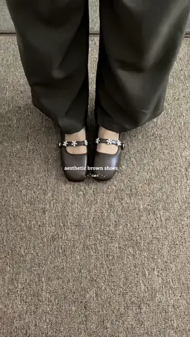 ringan & nyaman poll anti slip jugaaa 🤎 #shoes #brownshoes #racuntiktok 