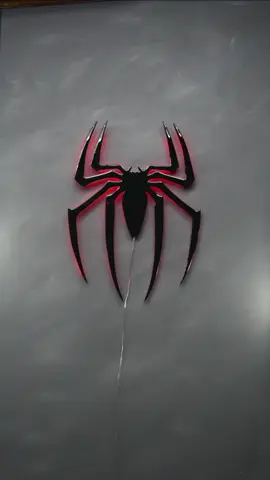 Está araña se ve😮‍💨😮‍💨 #spiderman #honduras #neon #cuadrospersonalizados #hn 