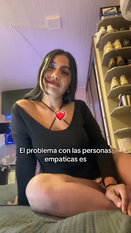 Valorar ✨👌🏽  El problema con las personas empaticas es que quieren entender tanto y siempre, que se vuelve difícil dejar ir y poner límites.  Recordatorio: Las personas empaticas merecen que se les tenga la misma empatía dejen de aprovecharse.  #empatia #consejos #bellezalatina #seguidores #viral 
