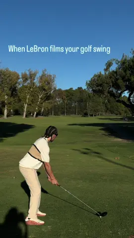 Golf swing getting better 🏌🏽⛳️  #lebronjames #golf 