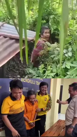 Viral video Permintaan Maaf Sang Ayah Tiri: “Maaf Lahir Batin, Bu…” – Penyesalan Ayah Tiri Setelah B’n’h Anak Sambung di Bengkulu Tengah Bengkulu Tengah – Kalimat lirih “Maaf lahir batin, Bu…” yang diucapkan Sabandi bin Kamal (52) membuat suasana di halaman Satreskrim Polres Bengkulu Tengah mendadak hening.  Dengan kepala tertunduk dan tangan terikat, pria yang akrab disapa Sa itu menyampaikan penyesalan mendalam kepada istrinya, usai dihadirkan dalam konferensi pers pengungkapan kasus p3mb’n’h4n yang dilakukannya sendiri.  #tragediayahtiri  #anaksambung  #anaktiri  #bengkulu  #bengkulutengah 