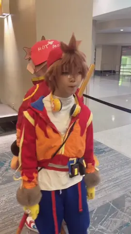 I never know what to do with my hands 😭😭 Denji: @Wahlex  #sunkenji #sunkenjivt #sunkenjicosplay #sunkenjivtcosplay #animeverse2025 