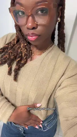 So cute!!! Looks clear then it tints!!! #gloss #fyp #girl 