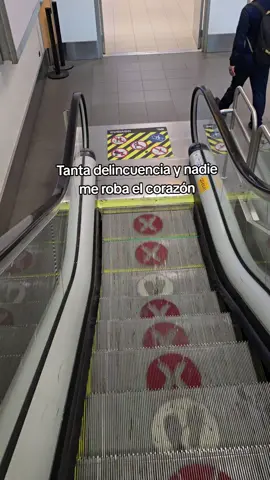 Tanta delincuencia y nadie me roba el corazón #indirectas #paratiiiiiiiiiiiiiiiiiiiiiiiiiiiiiii #xyzcba 