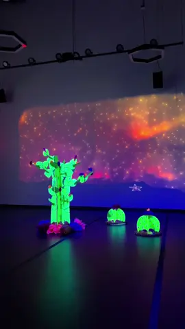 Hoy fui a El Paso a ver la exhibición en el MACC y me encantó 💛☀️