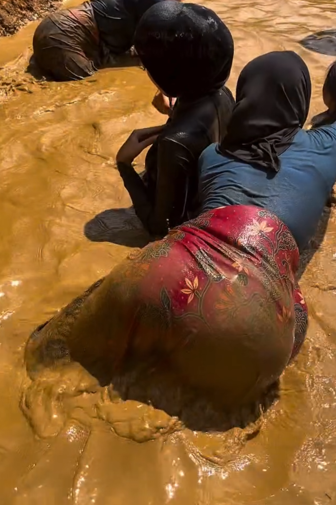 Sudah mulai becanda ini mah, bukan cari ikan. #gadisdesa #jandadesa #jandamuda #fypシ゚ #fypviralシ 