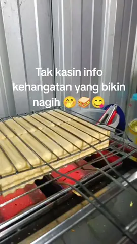 Siang,Sore, Malam + Hujan. Roti Bakar 🤤😍😋🥪🥪🥪#rotibakar #kulinerpurbalingga #fyp #purbalingga 