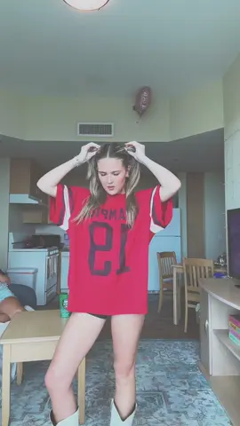 tailgate!!!! i’m not fr this pale 