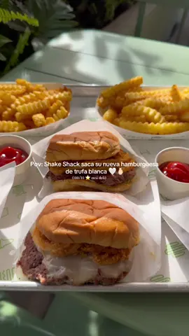 Nueva hamburguesa de trufa blanca en Shake Shack 🥰✨ #shakeshack #hamburger #trufflelover #dondeirqro #truffle 