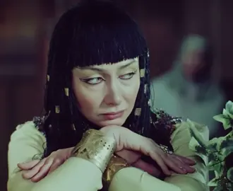 A love that started with emotions… and ended with redemption. Zuleikha who fell deeply in love with Prophet Yusuf (Joseph). Her love began as desire, turned into obsession, and ended in repentance and spiritual awakening. #foryoupage #foryou #zuleikha #katayounriahi #prophetyusuf 