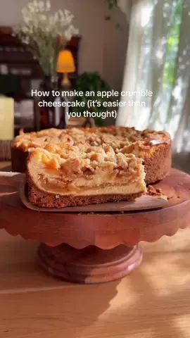 Over here, everything is easier than you thought😤🤍 #applecrumblecheesecake #thanksgivingdessert 